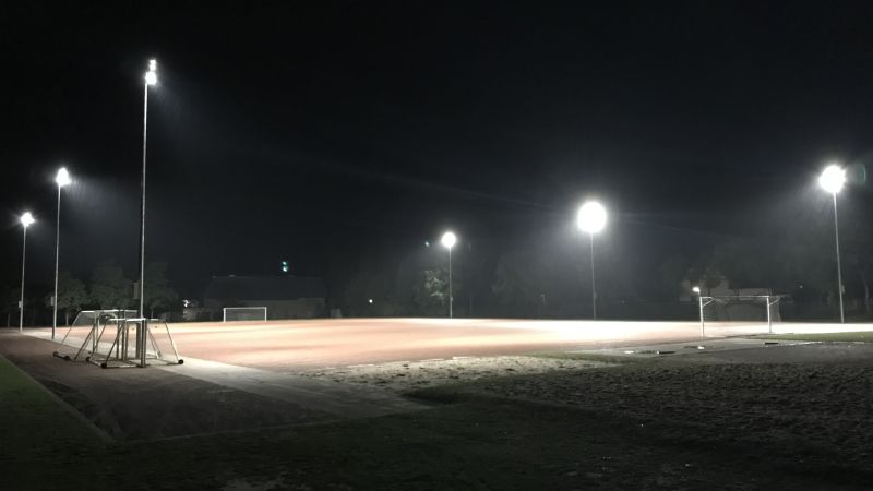 Präzises und helles LED Flutlicht. Präzises und helles LED Flutlicht.