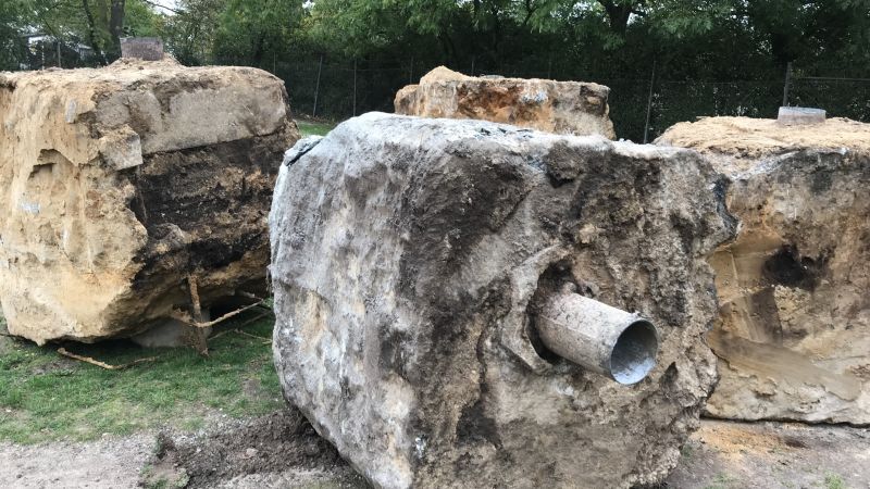 Die alten Fundamente wurden komplett entfernt. Die alten Fundamente wurden komplett entfernt.