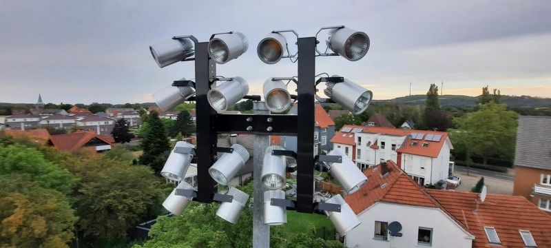 Die neuen LED Leuchten sind präzise ausgerichtet. Die neuen LED Leuchten sind präzise ausgerichtet.