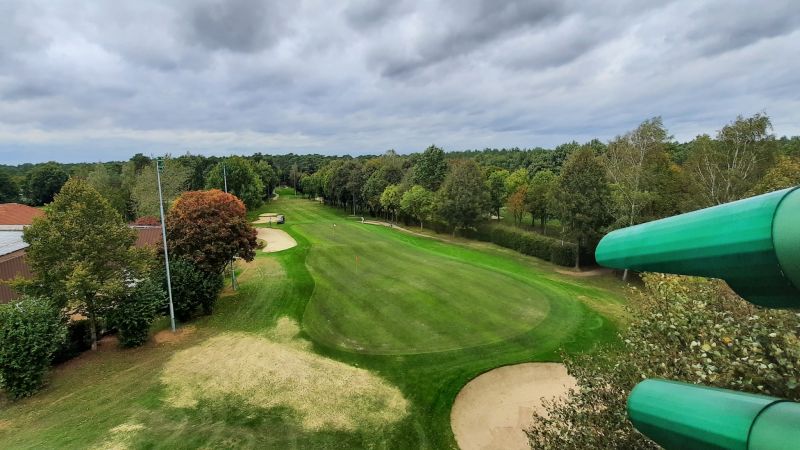 Blick auf den Golfplatz. Blick auf den Golfplatz.